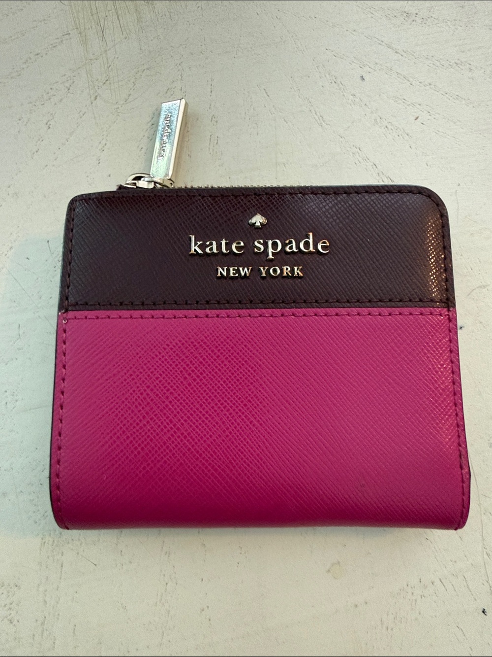 Kate Spade magenta two tone zippered wallet like new
